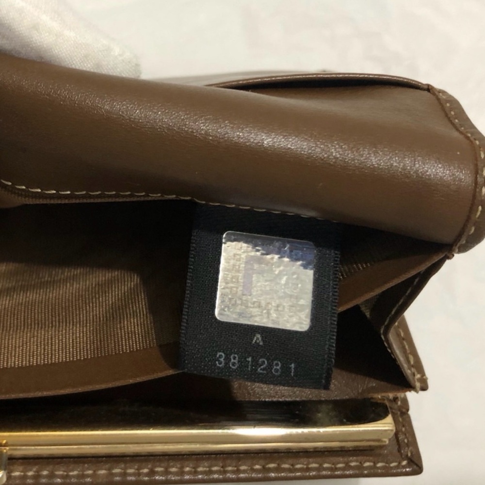 Fendi RARE Kisslock Zucca Wallet EUC - Picture 6 of 17